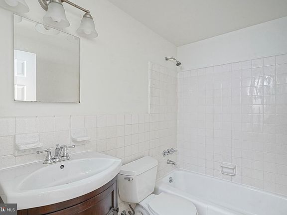 4th image of 502 Pomona Rd