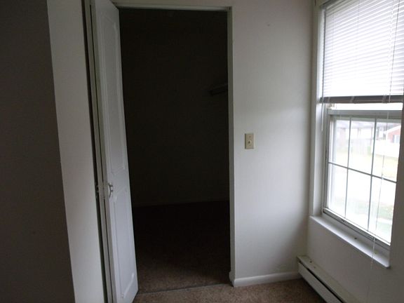 5th image of 16 W Northwood Dr APT 40