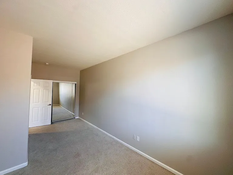 2403 Clemente Ln — Photo 15