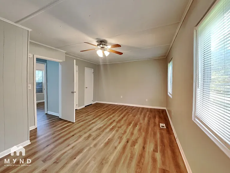 2225 Lisa Ann Dr SE — Photo 11