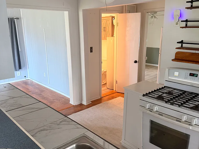 2137 River Rd — Photo 12