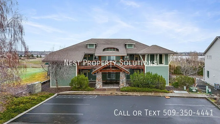 Golf Course Living! Spacious 4-Bedroom with W/S/G Included — Photo 2