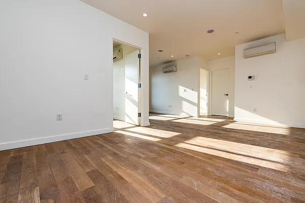 Rented by Nooklyn NYC LLC | media 76