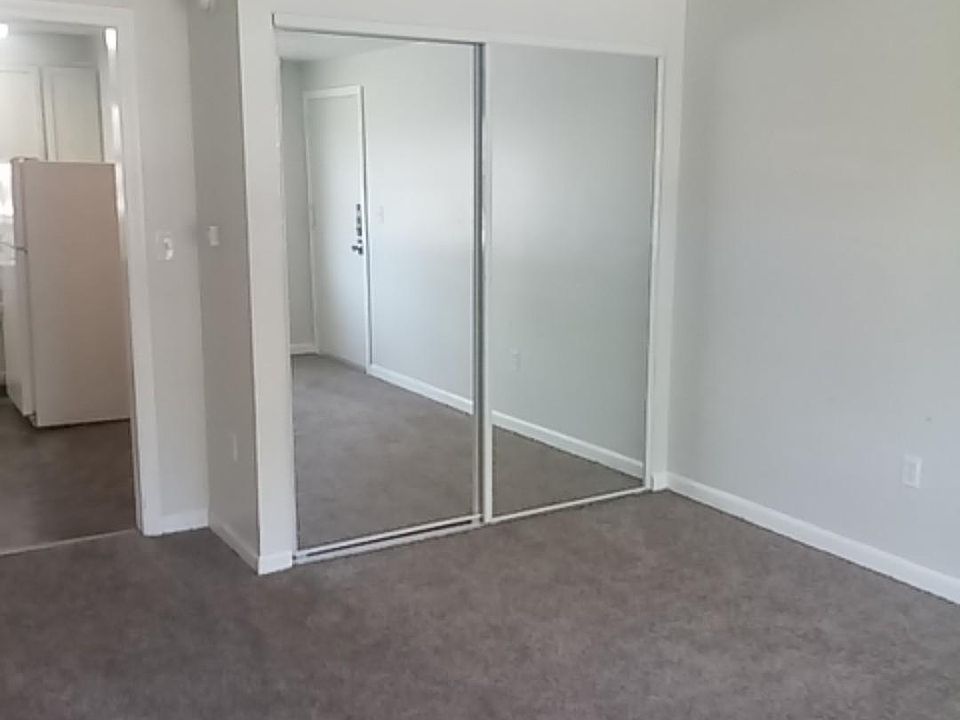 2nd image of 539 Burnside Ave #B2