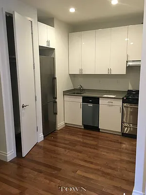 Rented by Town Residential | media 30