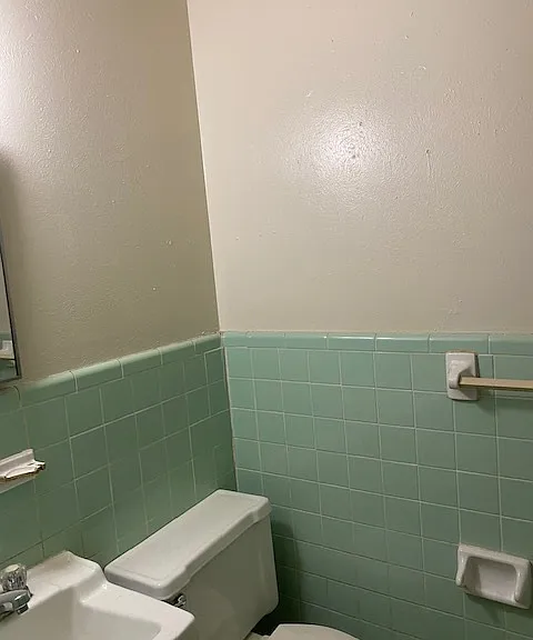 604 W Ave E #F — Photo 6