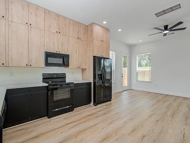 1308 Tarley St #A — Photo 5
