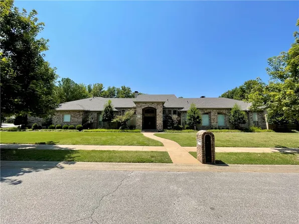 6033 Nancys Vis, Springdale, AR 72762