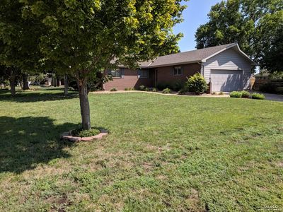 143 S Bradley Dr, Salina, KS, 67401
