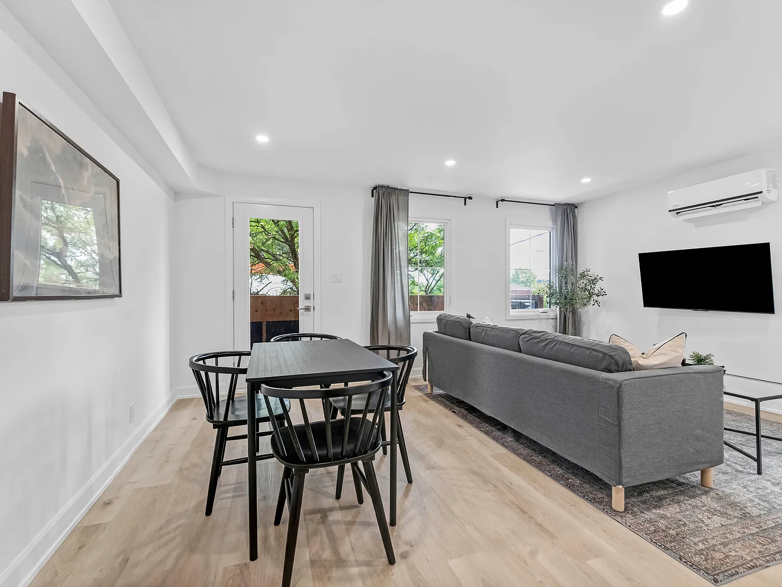 885 Somerset Street West — Photo 4