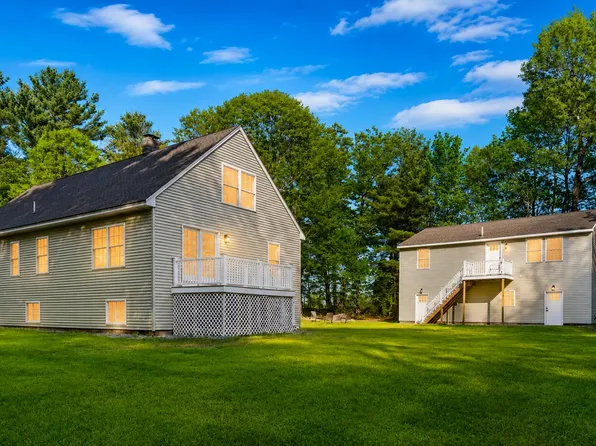 16 Dyer Road, Raymond, ME 04071