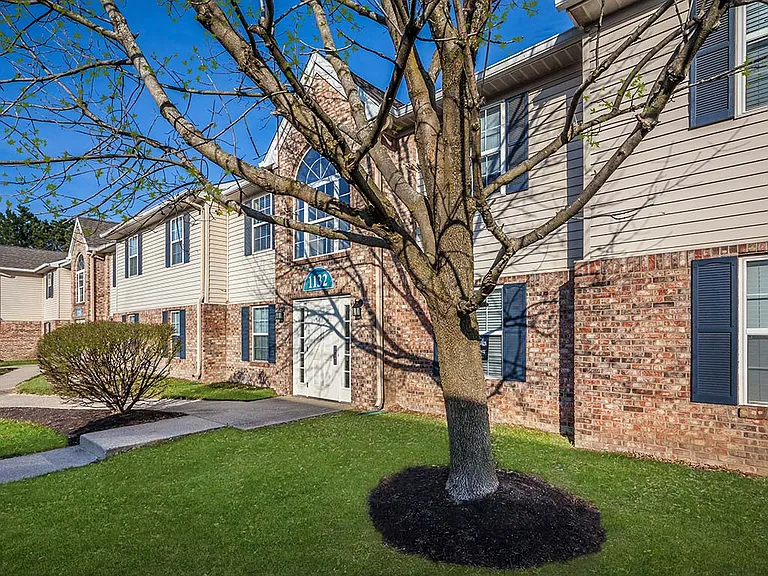 Bexley Village Apartments — Photo 39