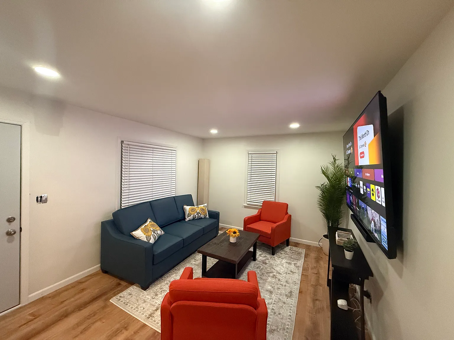 3 bed, 2250 sqft, $2,295 — Photo 2