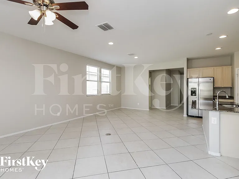 9324 W Jones Ave — Photo 4