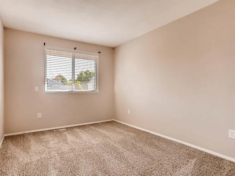 6403 S Florence Way — Photo 9