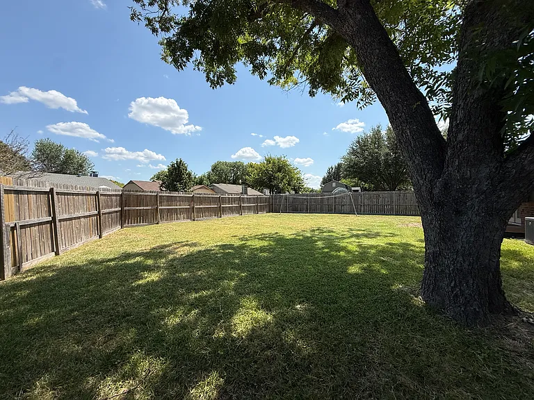1434 Lavendale Ln — Photo 14