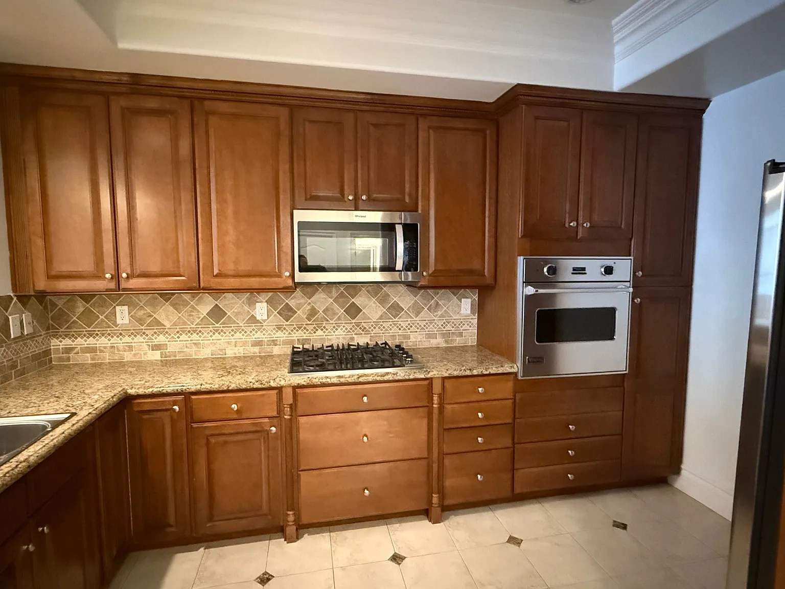 3 bed, 2.5 bath, 1600 sqft, $4,595 — Photo 4