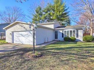 2502 Southmoor Dr, Champaign, IL