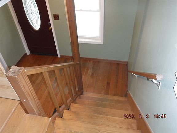 5th image of 818 Congress St