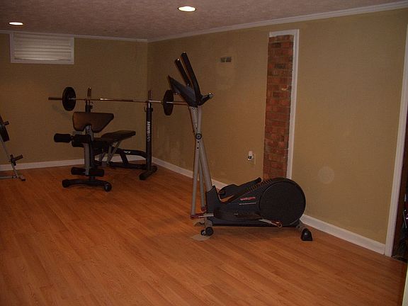 4th image of 5011 Edsal Dr