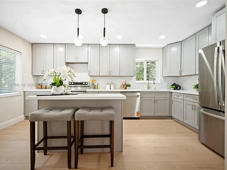 4220 SW 14th St — Photo 12