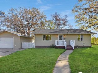 211 12th St SW, Minot, ND 58701