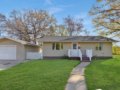 211 12th St SW, Minot, ND, 58701