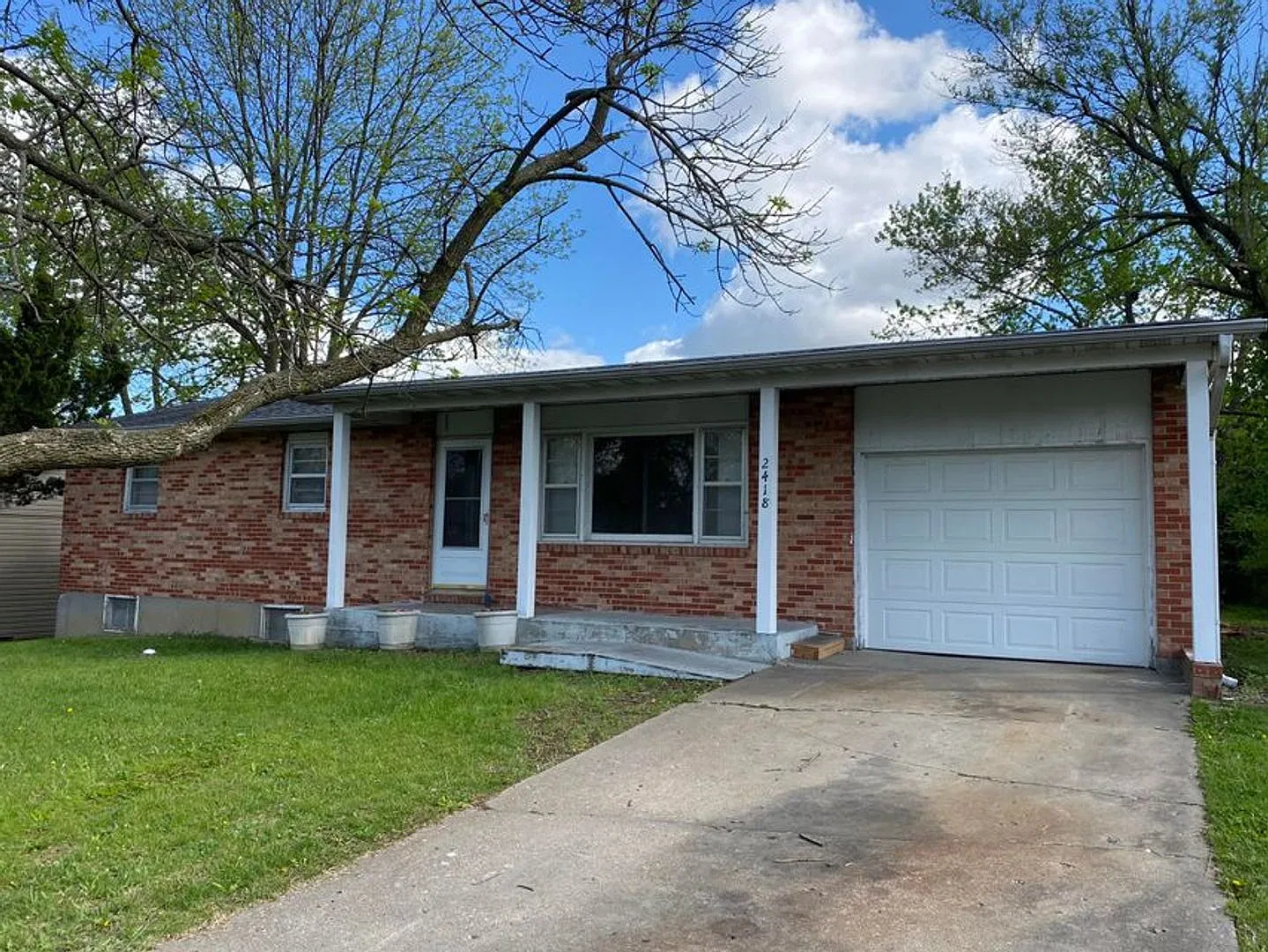 3 bedroom single family home with huge bonus room! — Photo 2