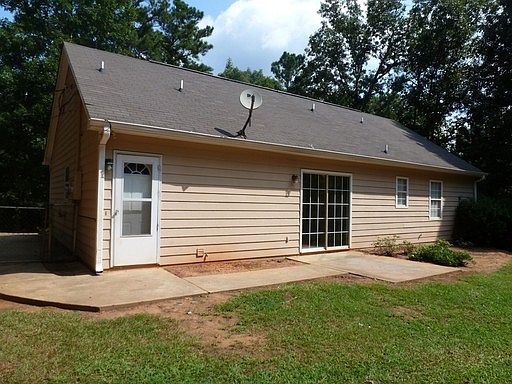 2nd image of 126 Westover Trl