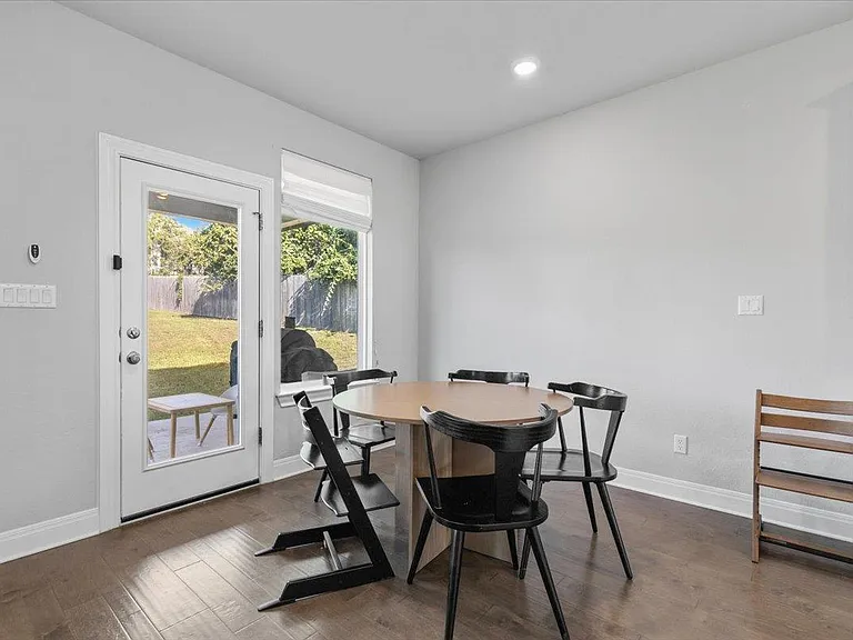 1317 Highwater Dr — Photo 16