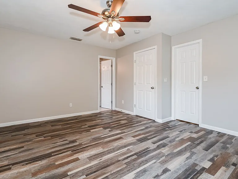 1225 Peabody Dr E — Photo 10