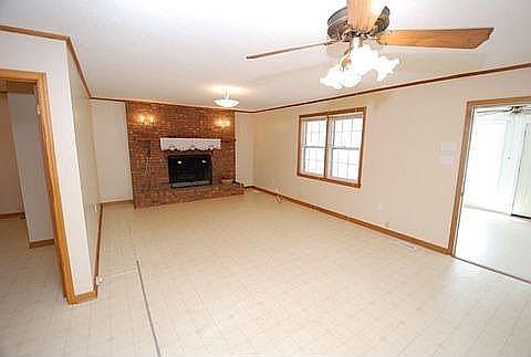 2nd image of 627 Lakeview Rd