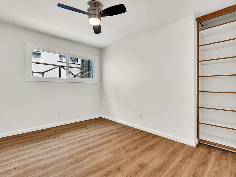 1536 Bonnie Brae St — Photo 22