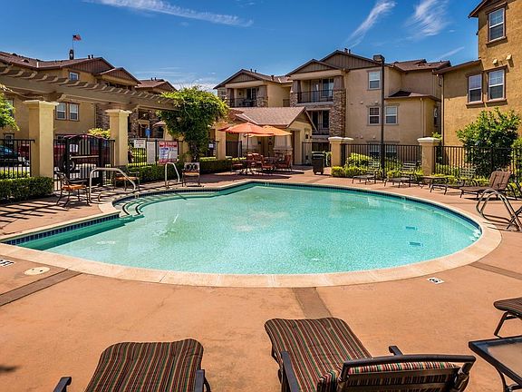 3rd image of 6540 Hearthstone Cir APT 813