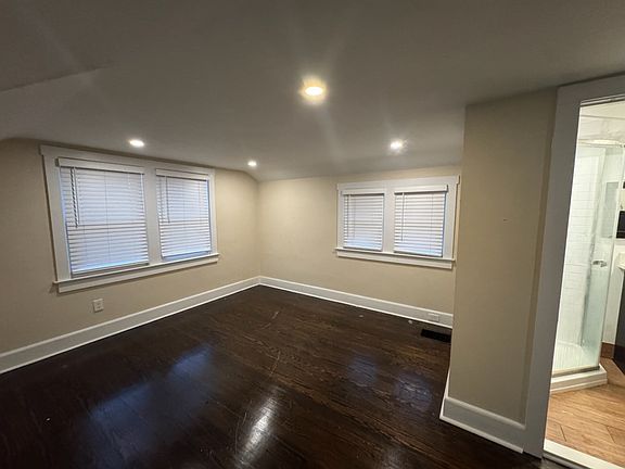 4th image of 411 Locust St