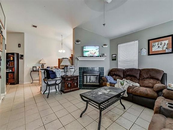 5th image of 502 Meadowside Dr