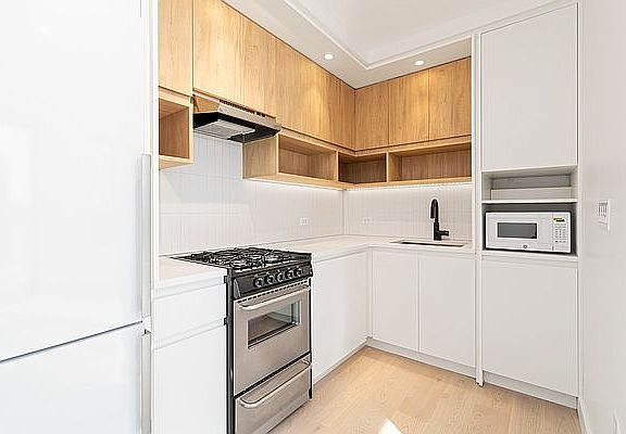 3rd image of 222 51st Ave #4B