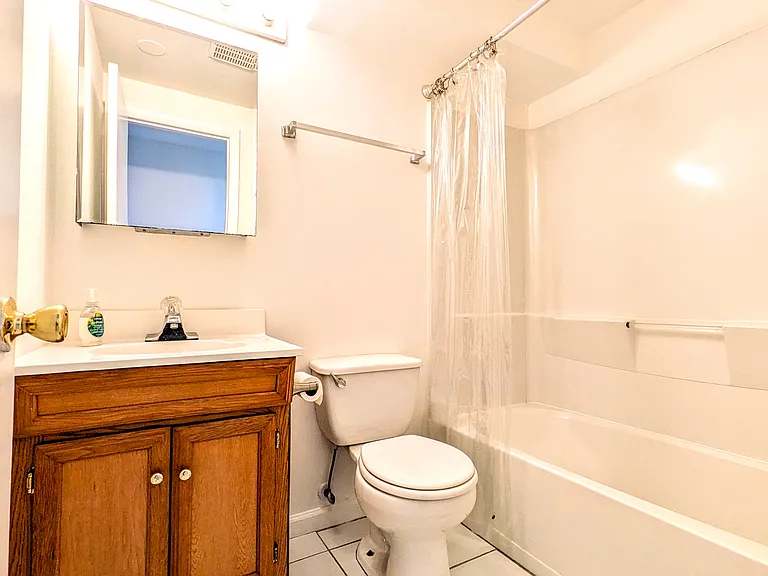 8835 Tuckerman Ln — Photo 10