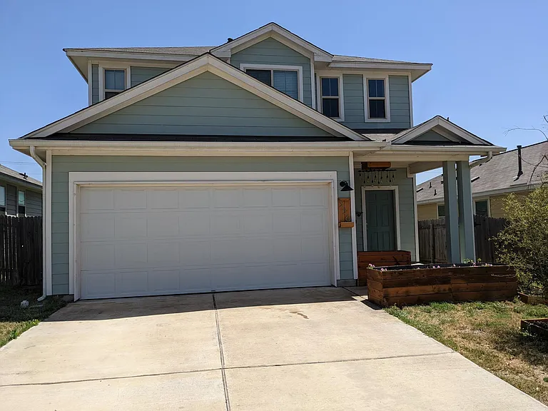 356 Twisted Oaks Ln — Photo 1