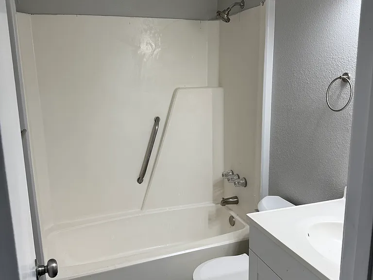 1713 E Idell St #B — Photo 5
