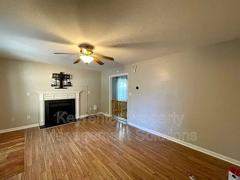 3 bed, 2.5 bath, 1320 sqft, $1,395 — Photo 4