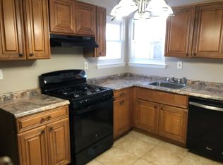455 Woodlake Manor Dr, Lakewood, NJ