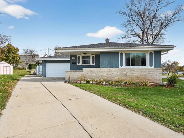 W180N8502 Pineview COURT, Menomonee Falls, WI 53051