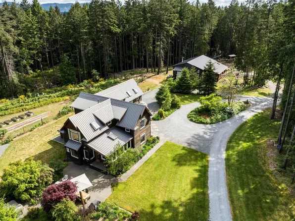 1381 Carlton Dr, Cowichan Valley, BC V8H 0B7
