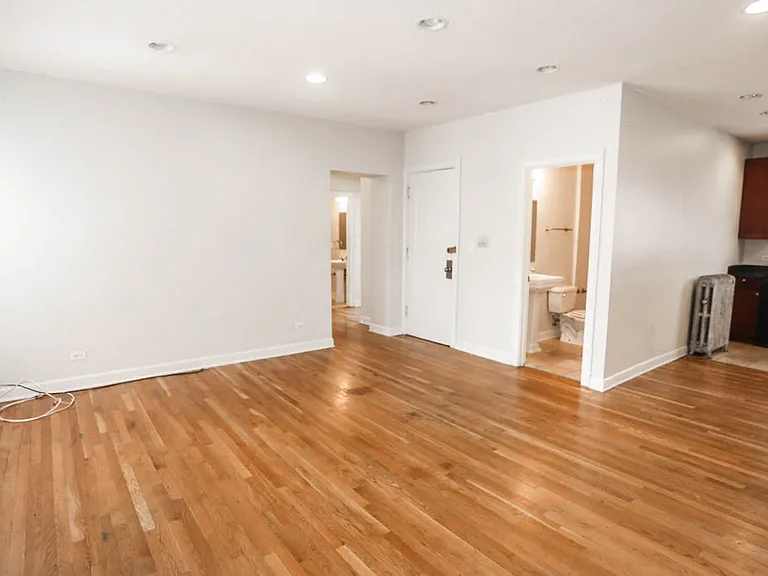 3910 N Pine Grove Ave #2 — Photo 7