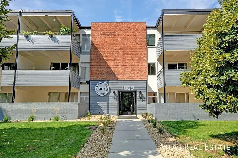 1009 13th Avenue — Photo 3
