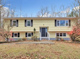 76 Dorman Rd, Oxford, CT 06478