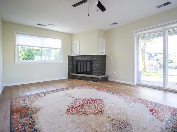 1666 Beverly St, Keego Harbor, MI 48320