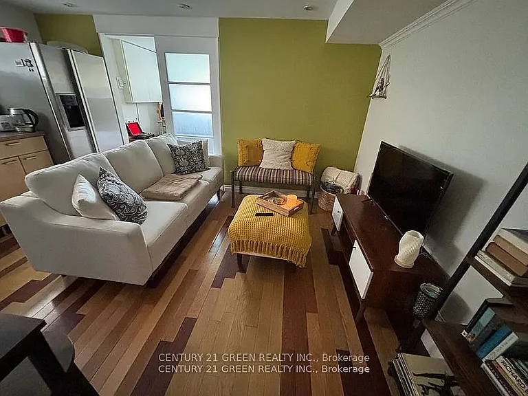28 Jellicoe Ave #LOWER — Photo 2