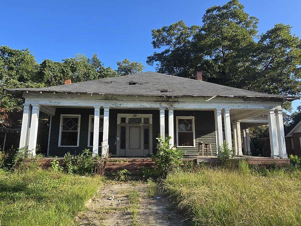 1st image of 2687 Hillcrest Ave